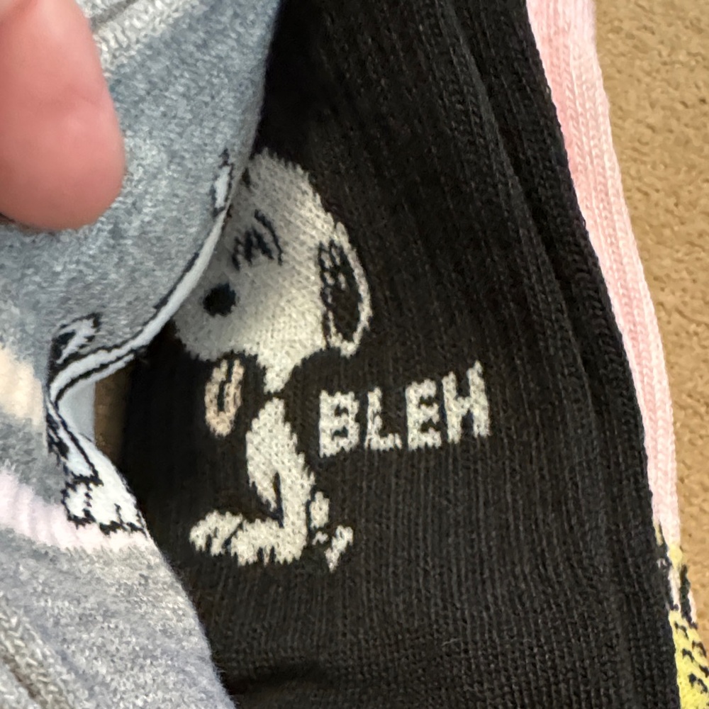 Peanuts Socks with Snoopy - Picture 2 of 5